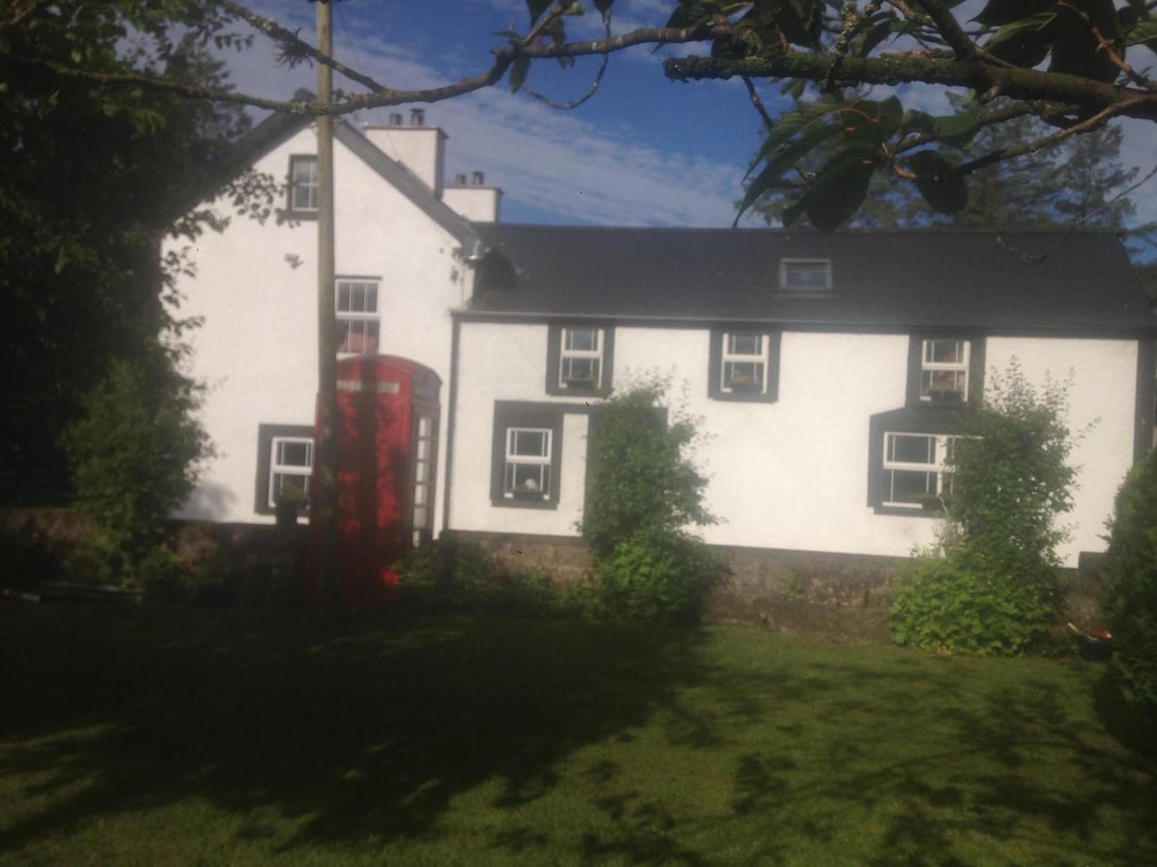 אניסקילן The Old Post Office Lodge מראה חיצוני תמונה